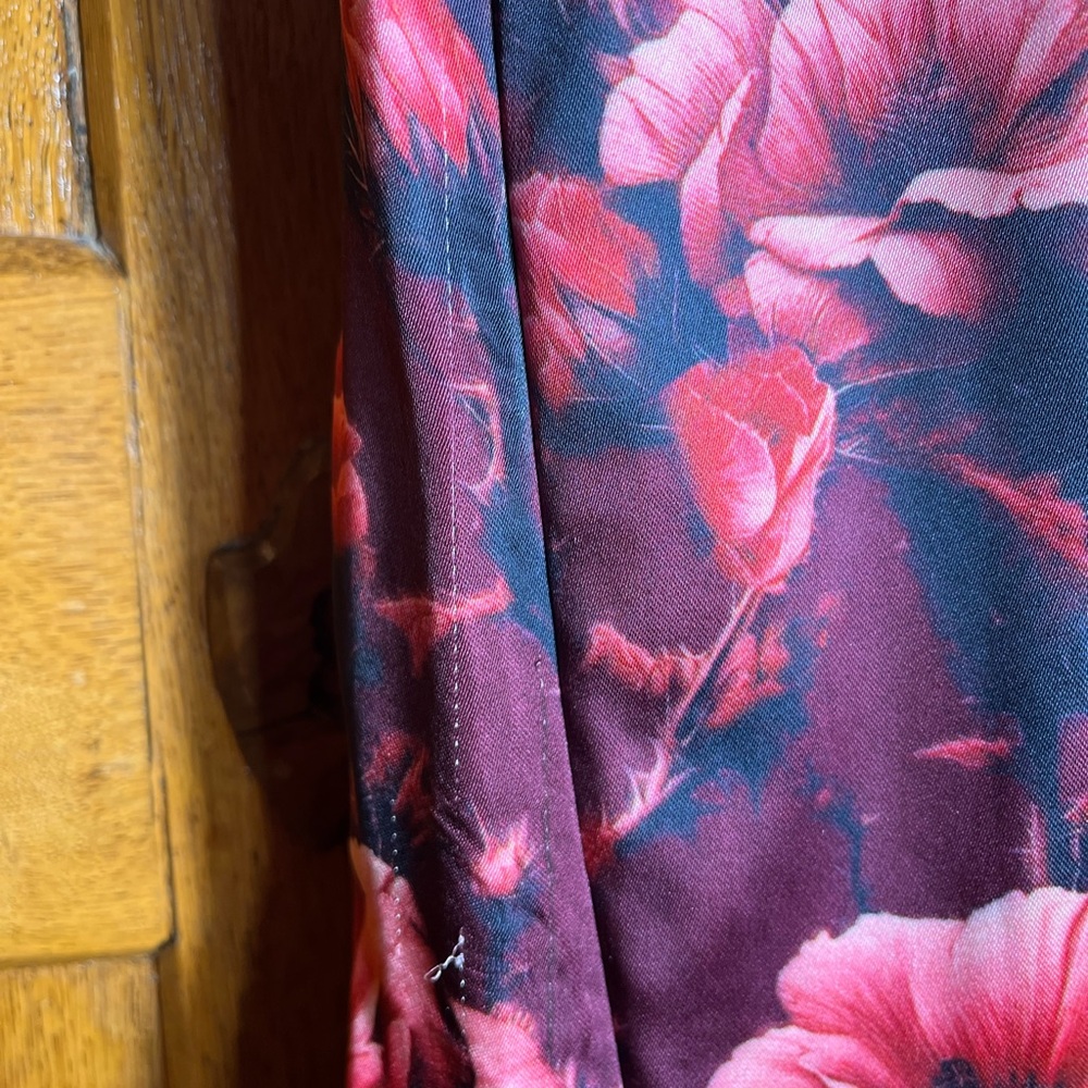 💥HP💥🆕NWT TA3 “Seamed Lushy Satin” Pencil Dress -zipper slit– XS Cranberry Floral - Picture 6 of 16